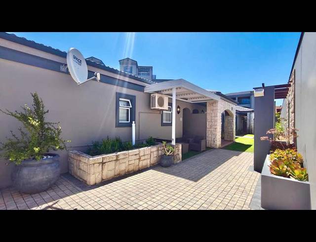 3 BEDROOM TOWNHOUSE FOR SALE IN DIAZ